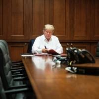 Experto en COVID-19 denuncia que Trump sacó de contexto sus palabras para anuncio