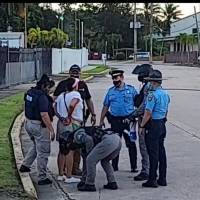 Arrestan a protestante a favor de "La Comay"