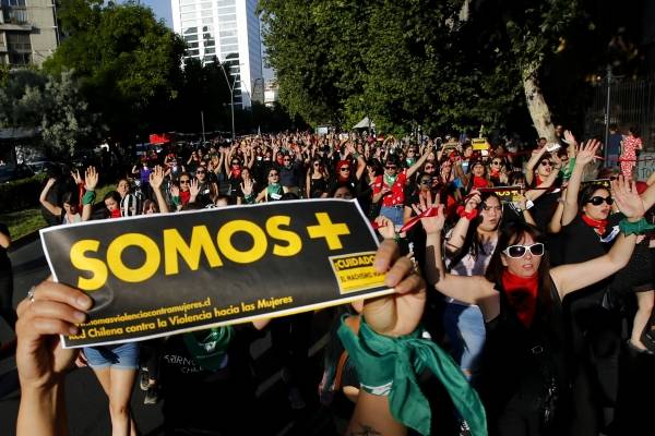 ¿Y Chile cuándo? España multará a empresas con brecha salarial entre hombres y mujeres