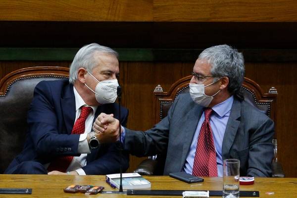Desde el Frente Amplio calificaron como una "vergüenza" el rechazo de la acusación constitucional a Mañalich