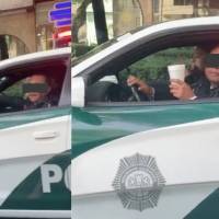 Policía se enoja porque no lo dejan desayunar luego de estacionarse en ciclovía