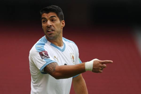 Molesta la cosa: Uruguay alegó contra el VAR por gol anulado en el partido ante Ecuador