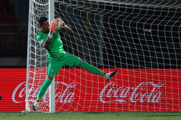 Los gritos de Brayan Cortés en su debut llamaron la atención de los hinchas de la Roja ante Colombia