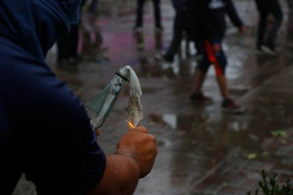 Condenan a tres años de cárcel a hombre que lanzó molotov a carabineros durante estallido social