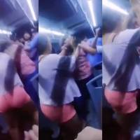Infidelidad desata pelea entre mujeres en camión de Nuevo León