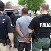 Deportaciones exprés: lo que se sabe de la práctica que sacaría del país a indocumentados