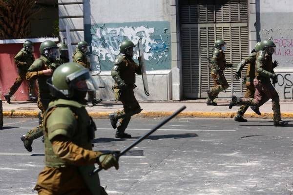 Carabineros sufre una dura caída de 70 puestos en ranking de confianza