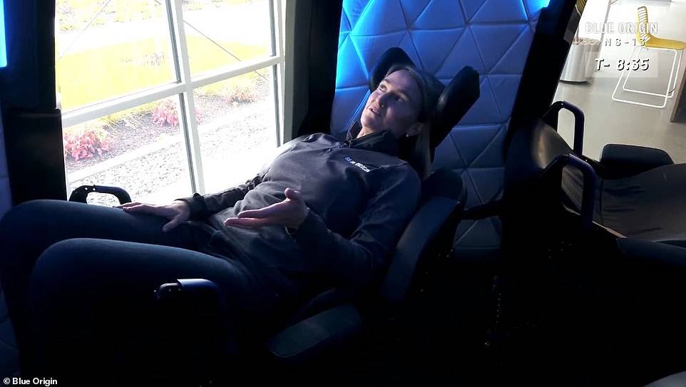  El interior de la cápsula New Shepard, de Blue Origin. 