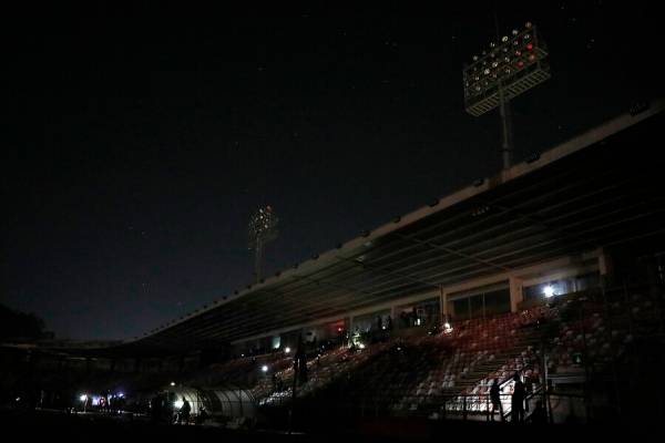 Corte de luz en el estadio de La Granja por un incendio suspendió el partido de la UC y Curicó Unido