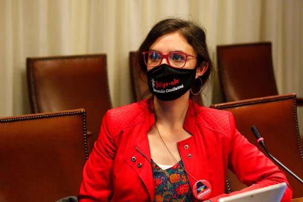 Camila Vallejo por carabinero infiltrado: "Queda claro quiénes han sido los principales incitadores"