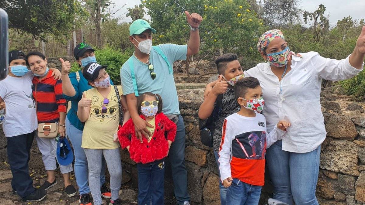 Pacientes de Solca hacen realidad su sueño de volar y conocer Galápagos