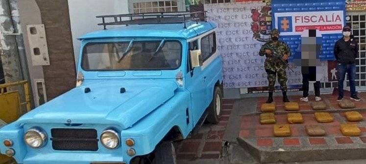 Adolescente con marihuana