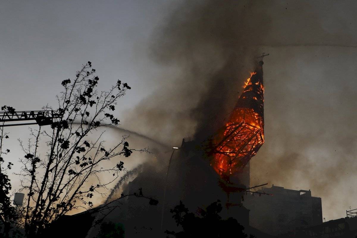 cae cúpula iglesia