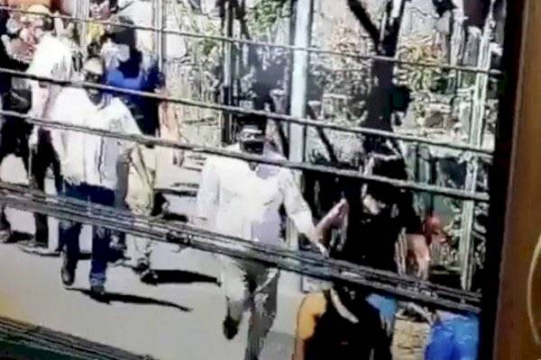 Daniel Jadue fue expulsado de Plaza Baquedano por un grupo de manifestantes