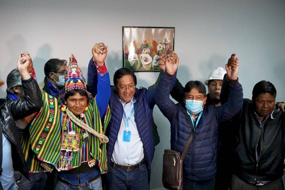 Luis Arce celebra este lunes los resultados extraoficiales que le da como ganador de las elecciones generales en Bolivia.