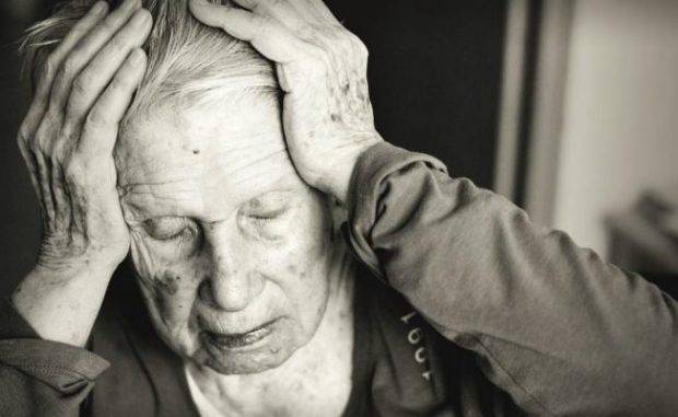 La apatía puede ser la fase previa de la demencia, según sugiere un estudio. La apatía puede ser la fase previa de la demencia, según sugiere un estudio.