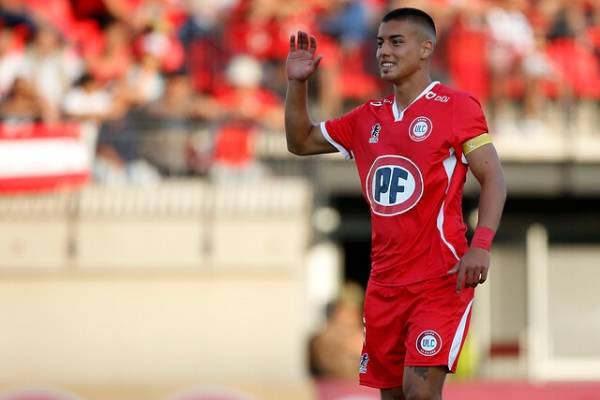 Esteban Valencia fue denunciado por violencia intrafamiliar por su ex pareja