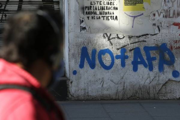 Senado arrincona a La Moneda: nuevas ayudas o va el segundo retiro del 10%