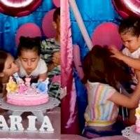 Festejada jalonea a niña por soplar la vela del pastel; usuarios llenan las redes sociales de memes