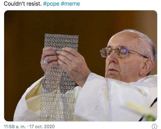 Meme del papa Francisco con papel protector