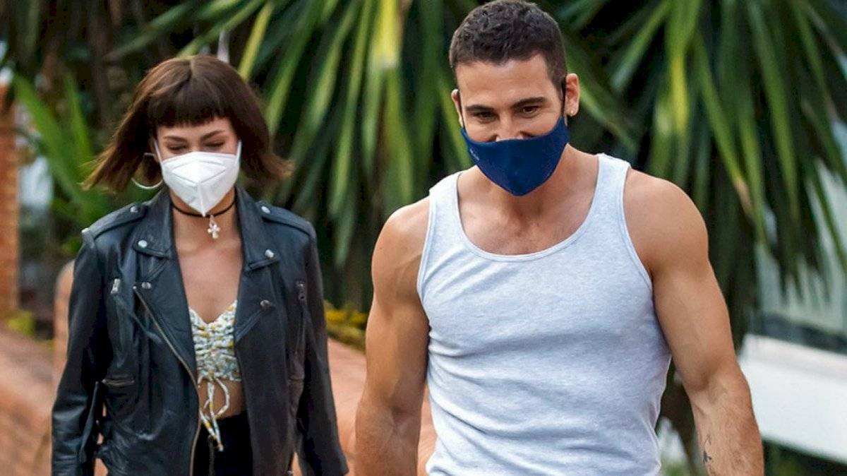 Úrsula Corberó (Tokio) y Miguel Ángel Silvestre