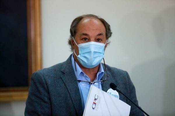 Juan Sutil es contrario a aumentar vacaciones: "Lo que nos debería mover más es el espíritu de reconstruir el país"