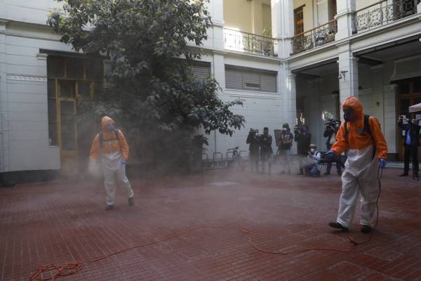 El estricto protocolo sanitario que se implementará en el plebiscito constitucional para evitar contagios de covid-19