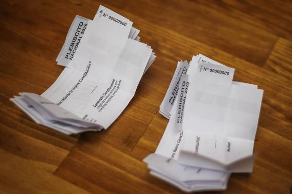 Plebiscito: este es el primer chileno que votó en todo el mundo