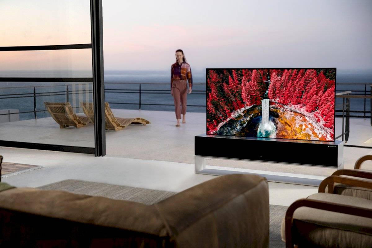 ¡Más caro que un carro! Así es el primer televisor enrollable del mundo de LG