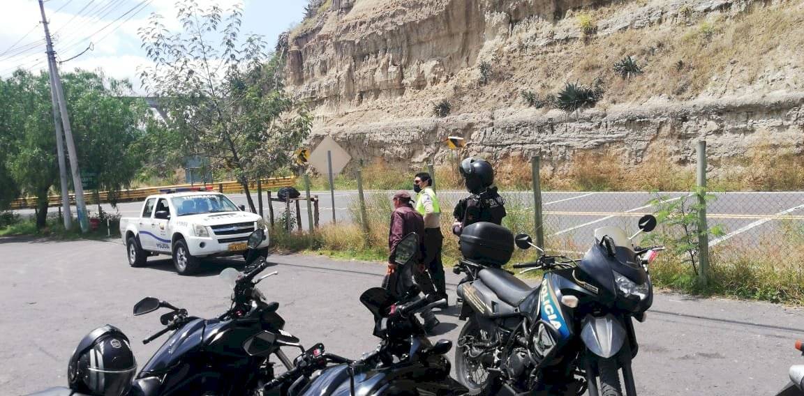 Salvan a hombre que intentó saltar del puente del río Chiche