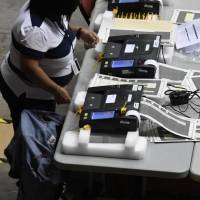Estiman en cerca de 80,000 los sobres con votos adelantados sin escrutar