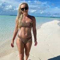 Medallista olímpica se defiende de los que la critican por lucir su cuerpo en bikini