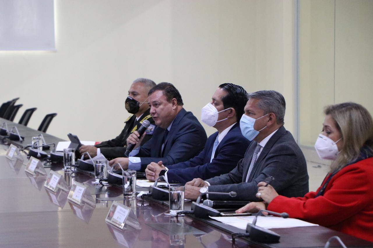 Autoridades muestran el operativo a realizarse este feriado