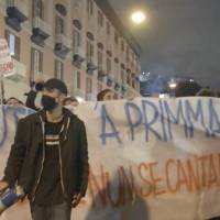 Manifestantes piden "libertad" en protesta en Italia contra las restricciones por Covid-19