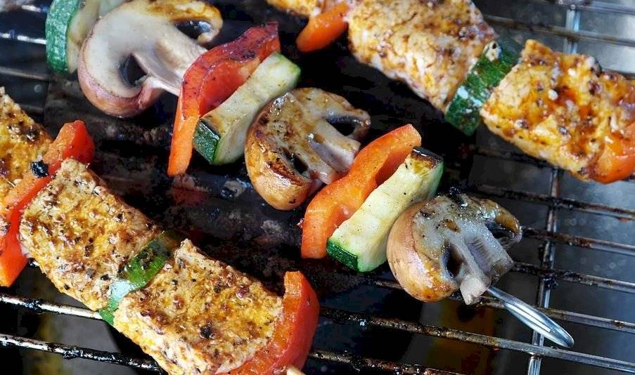 Puedes usar las setas y hongos para elaborar deliciosas cremas, consomés o salteados al dente.