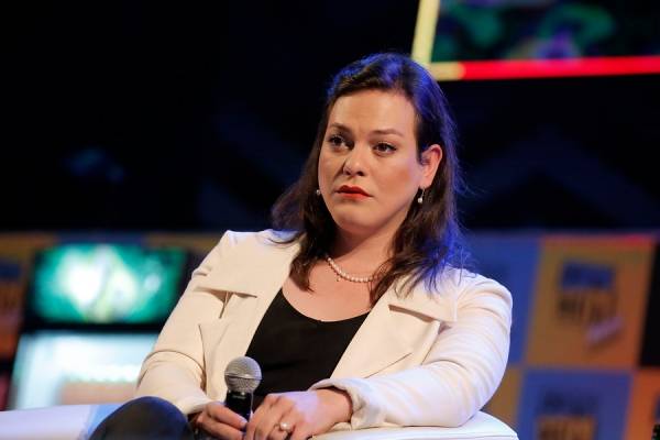 Daniela Vega anuncia querella contra videojuego transfóbico "que incita a matarme"