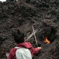 Pobladores de Guatemala anhelan el retorno del turismo al volcán activo Pacaya