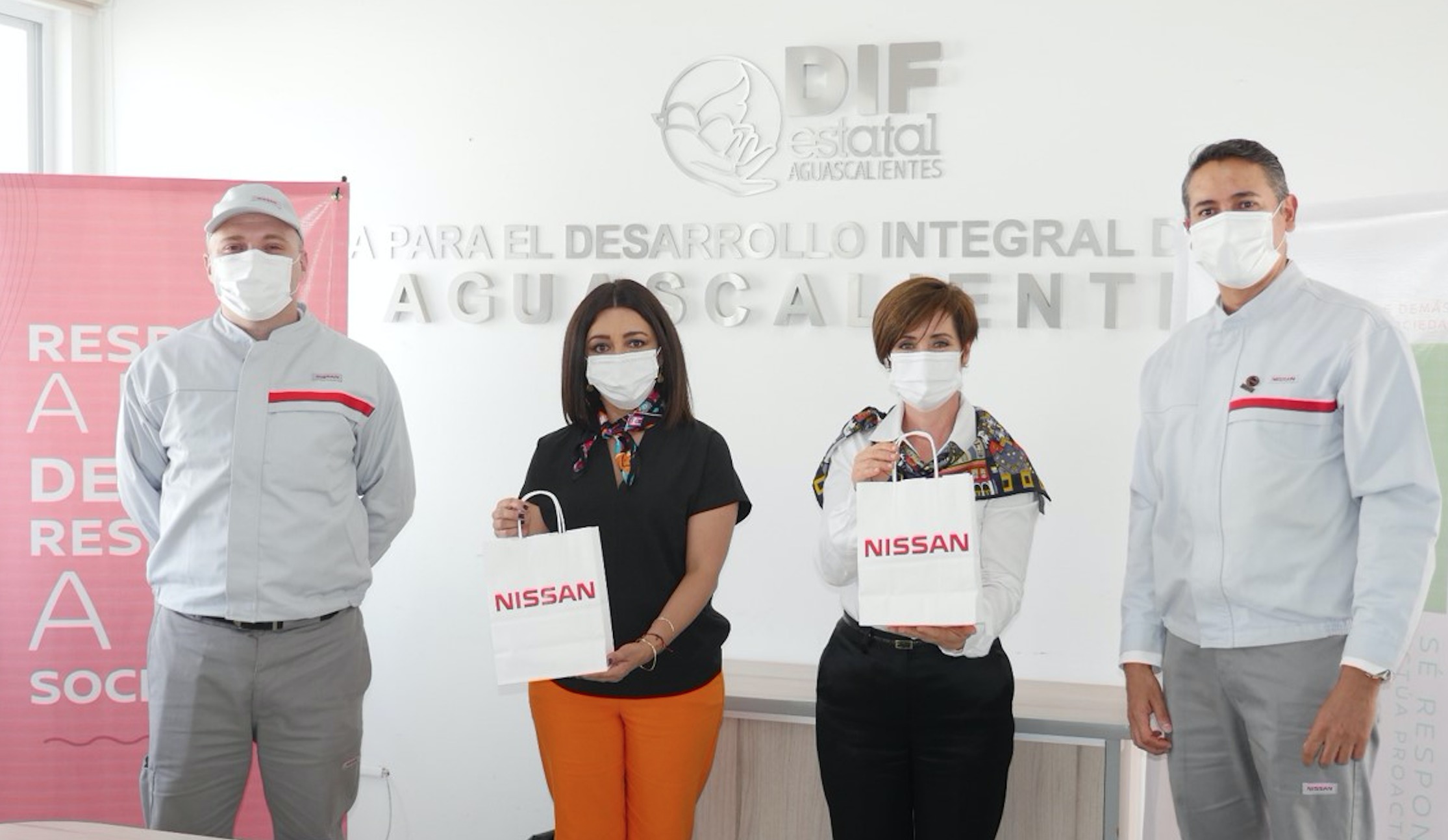 Nissan Mexicana fabrica cubre bocas