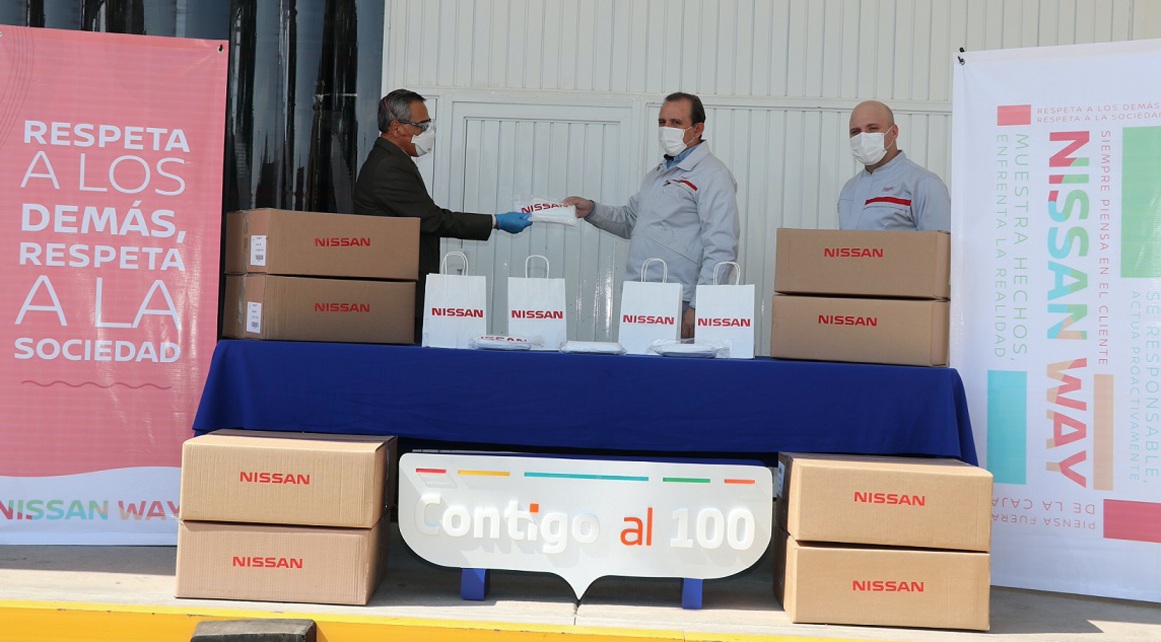 Nissan Mexicana fabrica cubre bocas