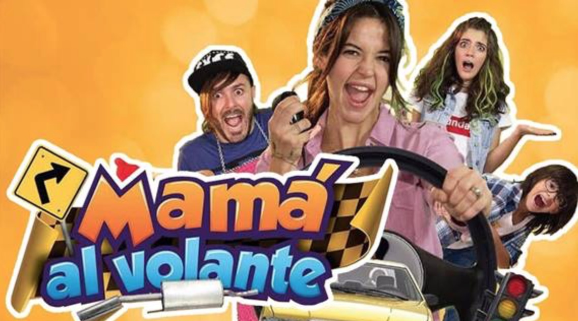 Mamá al volante.