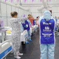 Psicólogos bailan, cantan y juegan con pacientes internados con Covid-19 para levantarles el ánimo