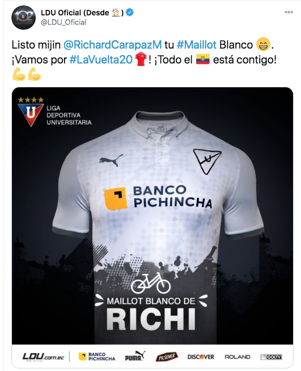 Liga de Quito entrega maillot blanco a Richard Carapaz