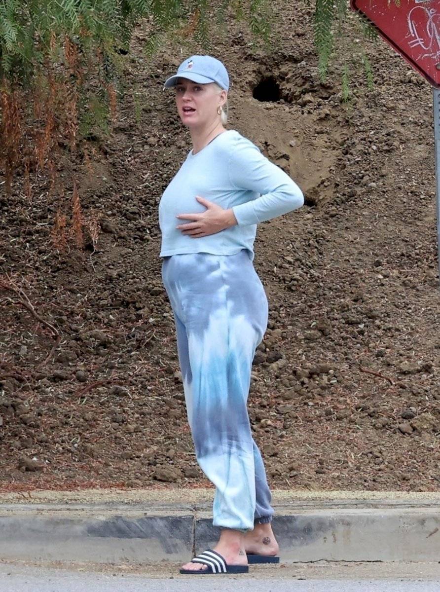 Katy Perry muestra cómo ha cambiado su cuerpo, después de convertirse en madre