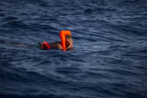 Mueren cerca de 150 inmigrantes en Senegal tras hundirse un barco en la peor tragedia del año en alta mar