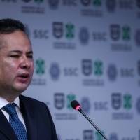 Santiago Nieto permanecerá en la UIF