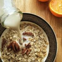 Llena tu cuerpo de vitalidad con este atole de avena y naranja