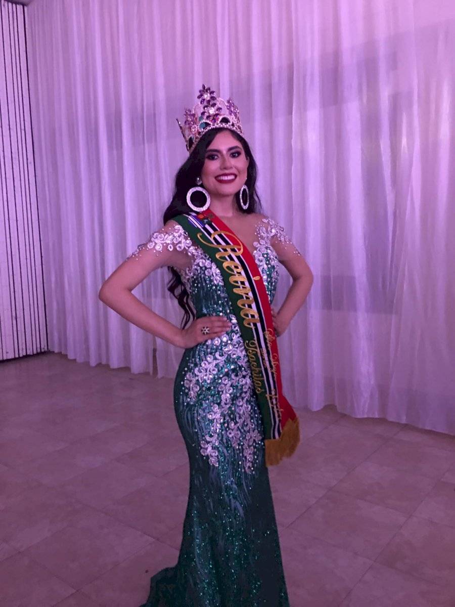 Mishell Antonella Román Arévalo, reina de la provincia de Santo Domingo de los Tsáchilas
