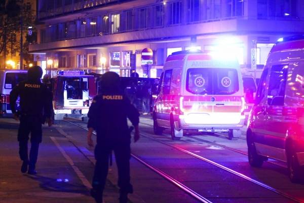 "Manténganse en casa": Viena está bajo ola de ataques terroristas