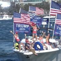 Simpatizantes de Trump realizan un desfile de barcos en San Diego