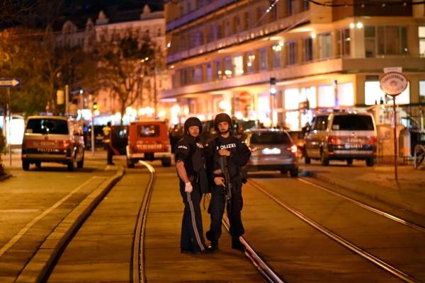 Nicolás Massú está en Viena en plena ola de ataques terroristas: "Nos tienen adentro de un restaurant esperando"